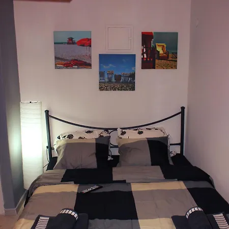 Sleeps 2 With Free Parking * Thessaloniki