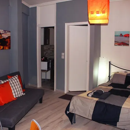 Sleeps 2 With Free Parking * Thessaloniki